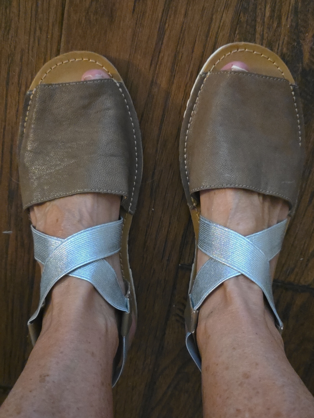 Kenneth Cole Reaction Tan and Silver Sandals